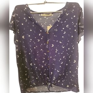 ⭐️🌙All in love button down top size large